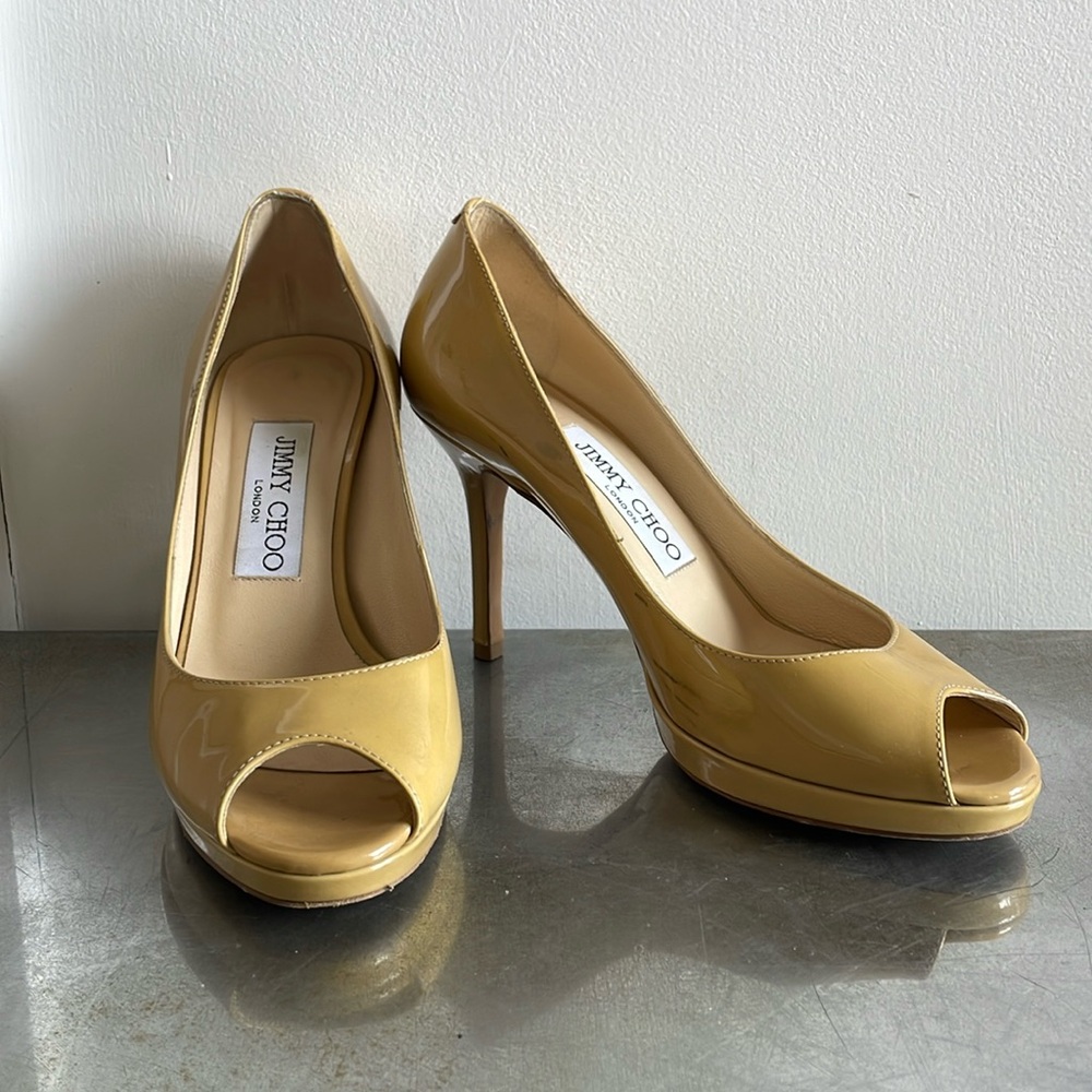 Jimmy Choo Luna Patent Nude Peeptoe Pumps (35.5)